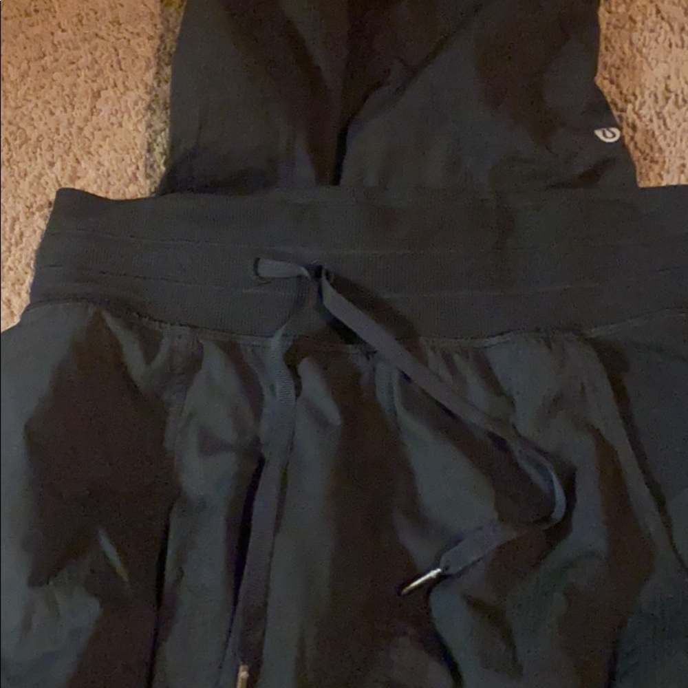 Brand new without tags. Size 6! 28” inseam dance studio joggers lululemon